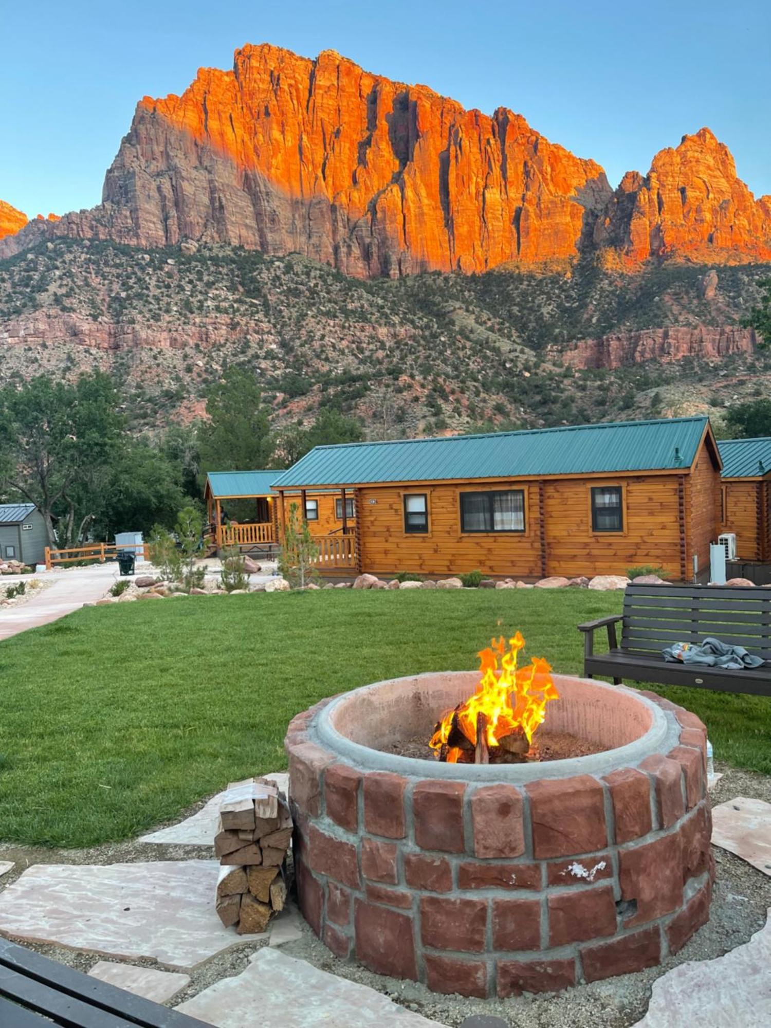 Zion Canyon Cabins Спрингдейл Экстерьер фото